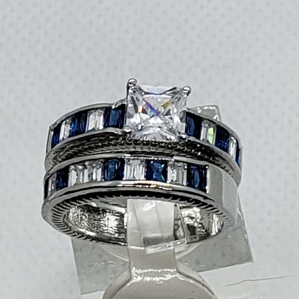 Saphire & cz ring set Gorgeous .925 stamped - Picture 2 of 6